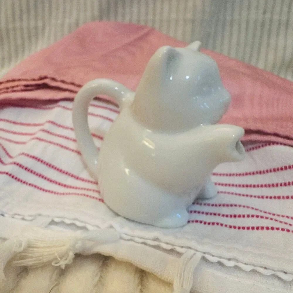 Vintage Ceramic Cat Creamer Pitcher